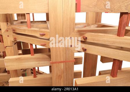 Détail des joints en bois avec joints de cheville en bois isolés. Banque D'Images