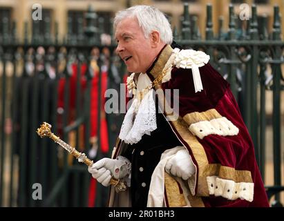 Le maire de Londres, Nicholas Lyons arrivant à l'abbaye de Westminster, dans le centre de Londres, avant la cérémonie du couronnement du roi Charles III et de la reine Camilla. Date de la photo: Samedi 6 mai 2023. Banque D'Images
