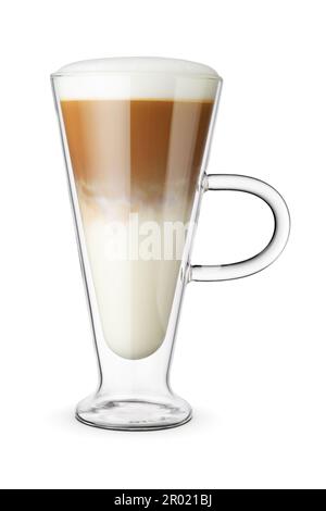 Café latte moussant et boisson lactée dans une tasse en verre transparent isolée sur fond blanc. Banque D'Images