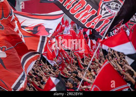 Saitama. 6th mai 2023. Les fans applaudissent avant la finale 2nd jambe de la Ligue des champions de l'AFC 2022 entre Urawa Reds et Al Hilal au stade Saitama 2002 à Saitama, Japon sur 6 mai 2023. Credit: Zhang Xiaoyu/Xinhua/Alay Live News Banque D'Images