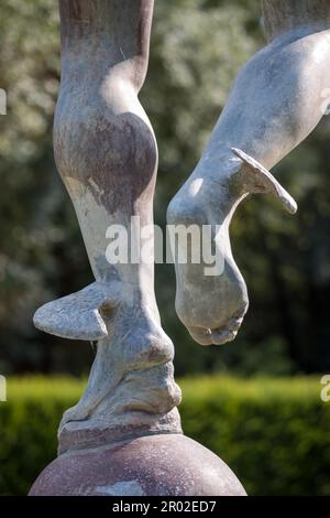 Close-up de la statue d'Hermès dans les jardins de Port Lympne Mansion Banque D'Images