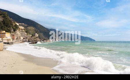 Plage à Monterosso al mare village situé à Cinque Terre, Italie Banque D'Images