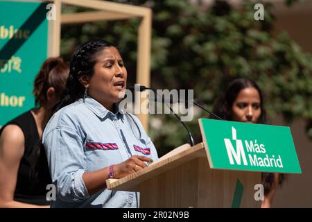 Madrid, Espagne. 06th mai 2023. Diana Paredes, candidate à l'Assemblée de Madrid, prend la parole lors d'un événement pré-campagne de Mas Madrid avec le slogan "interculturel et antiraciste", dans le quartier de Tetuan à Madrid. Crédit : SOPA Images Limited/Alamy Live News Banque D'Images