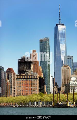 Vue sur le quartier financier, Lower Manhattan, New York depuis l'Hudson River Banque D'Images