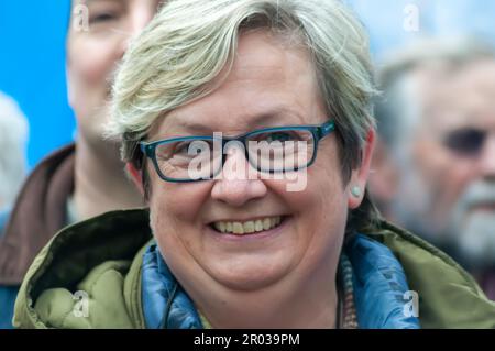 Glasgow, Écosse, Royaume-Uni. 6th mai 2023. Joanna Cherry MP rejoint Scottish Independence Supporters pour marcher du parc Kelvingrove à travers le centre-ville pour un rallye à Glasgow Green. L'événement a été organisé par le groupe tous sous une bannière. Credit: SKULLY/Alay Live News Banque D'Images