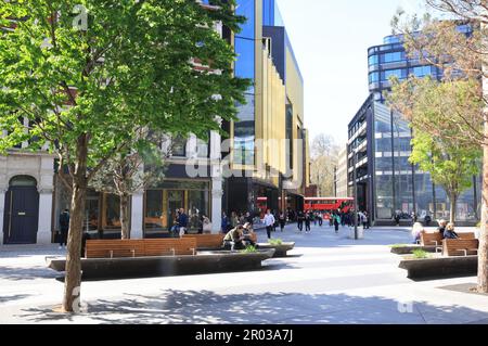 Nouveau développement l'Outernet, par Tottenham court Road/Charing Cross Road et la sortie sud du métro et Elizabeth Line stn, sur St Giles place, Royaume-Uni Banque D'Images