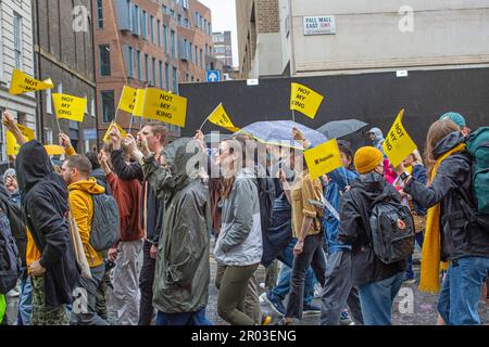 Londres, Royaume-Uni. 6 mai 2023. Les manifestants anti-monarchie organisés par la République organisent un rassemblement « pas mon roi » le jour du couronnement du roi Charles III Crédit : horst friedrichs/Alay Live News Banque D'Images