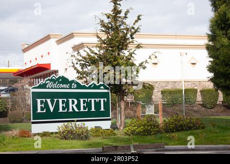 Everett WA USA 17 avril 2023 : panneau City Welcome à la sortie Interstate 5 Banque D'Images
