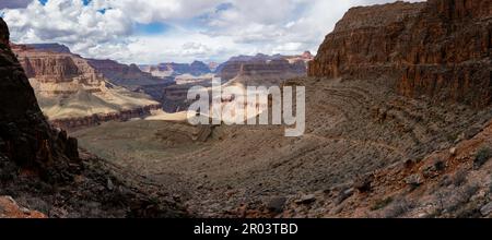 Vue sur Hermit Creek Canyon et Hermit Trail. Parc national du Grand Canyon, Arizona, États-Unis. Banque D'Images