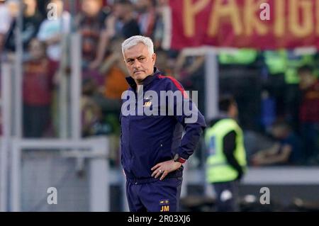 Rome, Italie. 06th mai 2023. José Mourinho d'AS Roma semble abattu lors de la série Un match entre Roma et Inter Milan au Stadio Olimpico, Rome, Italie, le 6 mai 2023. Credit: Giuseppe Maffia/Alay Live News Banque D'Images