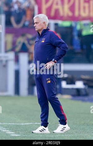 Rome, Italie. 06th mai 2023. José Mourinho d'AS Roma regarde pendant la série Un match entre Roma et Inter Milan au Stadio Olimpico, Rome, Italie, le 6 mai 2023. Credit: Giuseppe Maffia/Alay Live News Banque D'Images