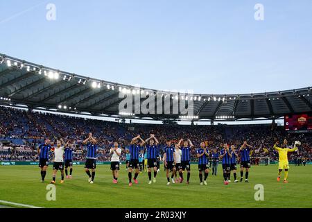 Rome, Italie. 06th mai 2023. Les joueurs du FC Internazioanle célèbrent la victoire lors de la série Un match entre Roma et Inter Milan au Stadio Olimpico, Rome, Italie, le 6 mai 2023. Credit: Giuseppe Maffia/Alay Live News Banque D'Images