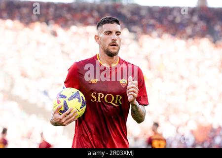 Rome, Italie. 06th mai 2023. Lorenzo Pellegrini d'AS Roma regarde pendant la série Un match entre Roma et Inter Milan au Stadio Olimpico, Rome, Italie, le 6 mai 2023. Credit: Giuseppe Maffia/Alay Live News Banque D'Images