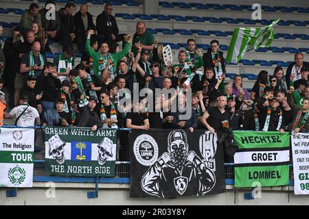 Denderleeuw, Belgique. 06th mai 2023. L'illustration montre les supporters de Lommel lors d'un match de football entre Dender EH et Lommel SK, le samedi 06 mai 2023 à Denderleeuw, le 9 (sur 10) des éliminatoires les éliminatoires de la 2022-2023 'Challenger Pro League' 1B deuxième division du championnat belge. BELGA PHOTO JILL DELSAUX crédit: Belga News Agency/Alay Live News Banque D'Images