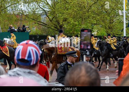 Londres, Royaume-Uni, 6th mai 2023, le couronnement du roi Charles III se déroule à l'abbaye de Westminster. Andrew Lalchan Photography/Alay Live News Banque D'Images