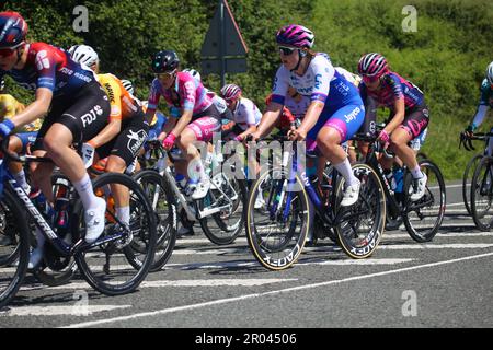 Tarrueza, Espagne, le 06th mai 2023: Équipe Jayco Alula cycliste Georgie Howe à cheval dans le peloton pendant la phase 6th de LaVuelta féminin par Carrefour 2023 entre Castro-Urdiales et Laredo, sur 06 mai 2023, à Tarrueza, Espagne . Credit: Alberto Brevers / Alay Live News Banque D'Images