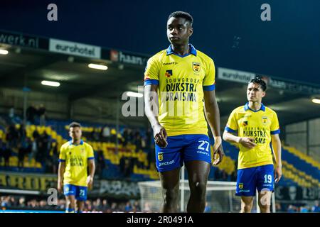 LEEUWARDEN - (lr) Daniel van Kaam de SC Cambuur, Sekou Sylla de SC Cambuur, Navarone Foor de SC Cambuur pendant le match de première ligue néerlandais entre SC Cambuur et FC Utrecht au stade Cambuur sur 6 mai 2023 à Leeuwarden, pays-Bas. ANP COR LASKER Banque D'Images