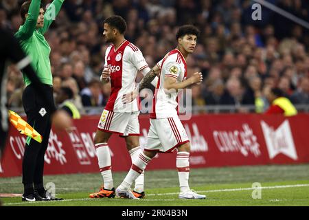 AMSTERDAM - (LR) Devyne Rensch d'Ajax, Jorge Sanchez d'Ajax lors du match de première ligue néerlandais entre Ajax Amsterdam et AZ Alkmaar à l'arène Johan Cruijff sur 6 mai 2023 à Amsterdam, pays-Bas. ANP MAURICE VAN STONE Banque D'Images