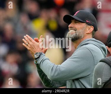 Liverpool, Royaume-Uni. 06th mai 2023. Le Manager de Jurgen Klopp à Liverpool salue les fans après le match de la Premier League Liverpool contre Brentford à Anfield, Liverpool, Royaume-Uni, 6th mai 2023 (photo de Steve Flynn/News Images) à Liverpool, Royaume-Uni, le 5/6/2023. (Photo de Steve Flynn/News Images/Sipa USA) crédit: SIPA USA/Alay Live News Banque D'Images