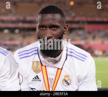 6th mai 2023 ; Stade de la Cartuja, Séville, Espagne, finale espagnole de football de Copa del Rey, Real Madrid versus Osasuna ; Rudiger célèbre son équipe qui remporte le titre Banque D'Images