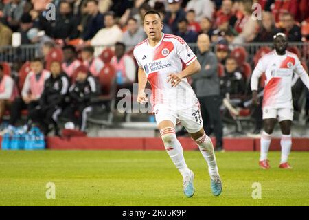 Toronto, Ontario, Canada. 6th mai 2023. Bobby Wood #17 en action pendant le match MLS entre le Toronto FC et la New England Revolution à BMO Field à Toronto. Le jeu a terminé 0-2 (Credit image: © Angel Marchini/ZUMA Press Wire) USAGE ÉDITORIAL SEULEMENT! Non destiné À un usage commercial ! Banque D'Images