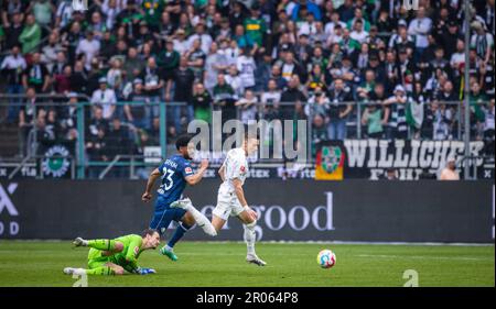 Moenchengladbach, Allemagne. 06th mai 2023. Hannes Wolf (BMG), Torwart Manuel Riemann (Bochum), Saidy Janko (Bochum) Borussia Mönchengladbach - VfL Bo Banque D'Images