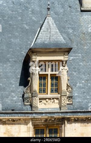 Nevers.le palais ducal était la maison des seigneurs de la région de la Nièvre, façade sud. Département de la Nièvre. Bourgogne Franche Comté. France. Europe Banque D'Images