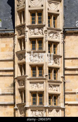 Nevers. Le palais ducal était la maison des seigneurs de la région de la Nièvre, façade sud. Département de la Nièvre. Bourgogne Franche Comté. France. Europe Banque D'Images