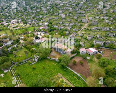Vue aérienne de l'ancien village de Kayakoy Banque D'Images