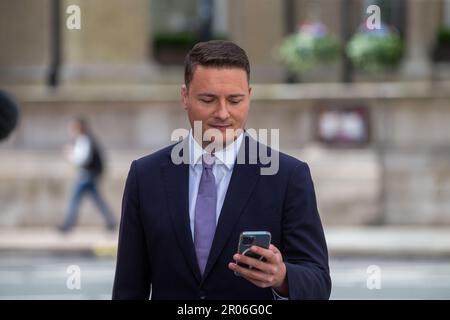 Londres, Angleterre, Royaume-Uni. 7th mai 2023. Shadow Secretary of State for Health and social Care WES STREETING est vu à l'extérieur de la BBC comme il apparaît dimanche avec Laura Kuenssberg. (Credit image: © Tayfun Salci/ZUMA Press Wire) USAGE ÉDITORIAL SEULEMENT! Non destiné À un usage commercial ! Banque D'Images