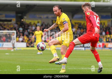 Burton Upon Trent, Royaume-Uni. 07th mai 2023. John Brayford #2 de Burton Albion passe le ballon pendant le match Sky Bet League 1 Burton Albion vs MK dons au stade Pirelli, Burton Upon Trent, Royaume-Uni, 7th mai 2023 (photo de Gareth Evans/News Images) à Burton Upon Trent, Royaume-Uni le 5/7/2023. (Photo de Gareth Evans/News Images/Sipa USA) Credit: SIPA USA/Alay Live News Banque D'Images