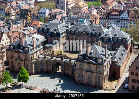 Vue sur le Palais Rohan , musée archéologique de Strasbourg, France (03 mai 2023) Banque D'Images