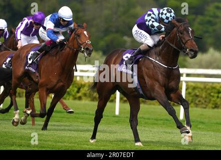 Spreewell, monté par le jockey Shane Foley (à droite), remporte les piquets du procès du Derby lors de la journée de procès du Derby à l'hippodrome de Leopardstown à Dublin, en Irlande. Date de la photo: Dimanche 7 mai 2023. Banque D'Images