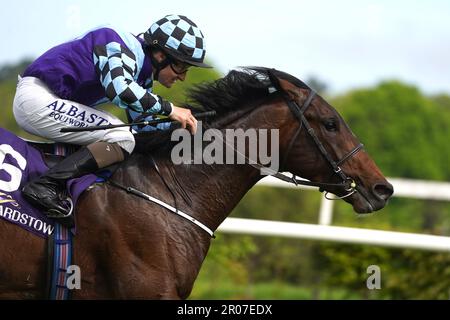 Spreewell, criblé par le jockey Shane Foley, remporte les mises de procès du Derby lors de la journée de procès du Derby au champ de courses de Leopardstown à Dublin, en Irlande. Date de la photo: Dimanche 7 mai 2023. Banque D'Images