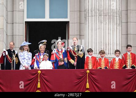 Londres, Royaume-Uni. 6 mai 2023 Prince de Galles, Princesse de Galles, Prince Louis, Princesse Charlotte, Prince George, Sophie, comtesse de Wessex, prince Edwa Banque D'Images
