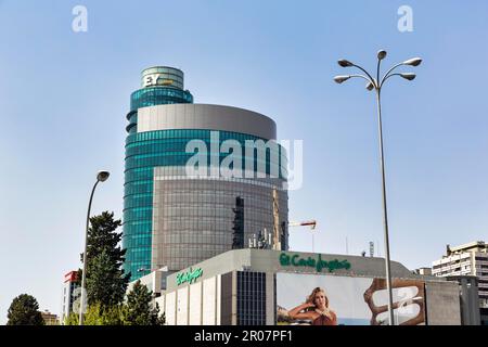 Torre Titania, Tour Titania et bâtiment El Corte Ingles, complexe du quartier bancaire AZCA sur Paseo de la Castellana, Madrid, Espagne Banque D'Images