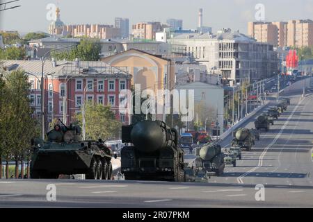 Moscou. 7th mai 2023. Cette photo prise sur 7 mai 2023 montre les yars missiles balistiques avant une répétition du défilé militaire du jour de la victoire à Moscou, en Russie. Credit: Alexander Zemlianichenko Jr/Xinhua/Alay Live News Banque D'Images