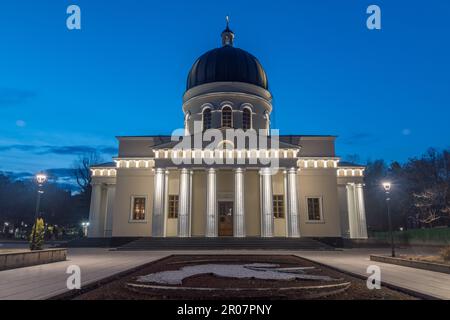 Chisinau, Moldavie - 8 mars 2023 : vue en soirée sur le patrimoine culturel de la cathédrale de la Nativité du Christ. Banque D'Images