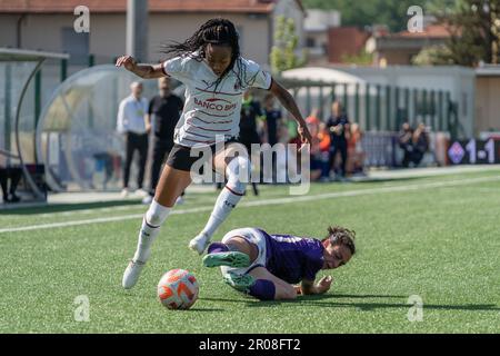 Sesto Fiorentino, Italie. 07th mai 2023. Florence, Italie, 7 mai 2023: Lindsey Thomas (19 Milan) et Milena Catena (10 Fiorentina) pendant la série A Femminile jouer entre Fiorentina et Milan au stade Piero Torrini à Sesto Fiorentino (FI), Italie. (Sara Esposito/SPP) crédit: SPP Sport Press photo. /Alamy Live News Banque D'Images