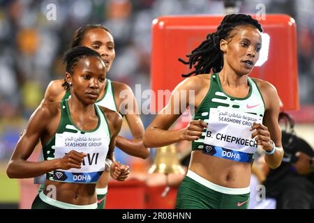 Doha, Qatar, 5 mai 2023. Mutile Winfred Yavi, de Bahreïn, Beatrice Chepkoech, du Kenya, concourent en 3000m Steeplechase Women lors de la Diamond League 2023 au stade international de Khalifa à Doha, au Qatar. 5 mai 2023. Crédit : Nikola Krstic/Alay Banque D'Images