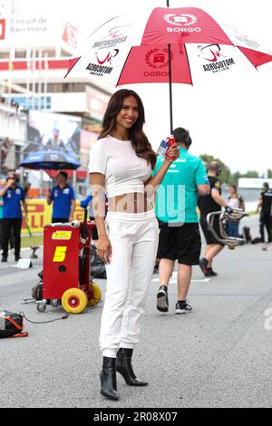 BARCELONE, ESPAGNE - 07 MAI: Fille de paddock pendant le Championnat du monde de Superbike FIM MOTUL 2023 - Prosecco DOC Catalunya Round au circuit de Barcelone-Catalunya sur 07 mai 2023 à Barcelone, Espagne (Credit: Dax Images) Banque D'Images