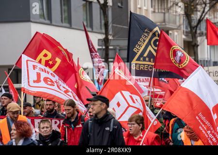 Manifestation de l'Alliance d'automne solidaire, contre les conséquences de l'inflation et des prix élevés de l'énergie pour les citoyens, organisée par une alliance o Banque D'Images