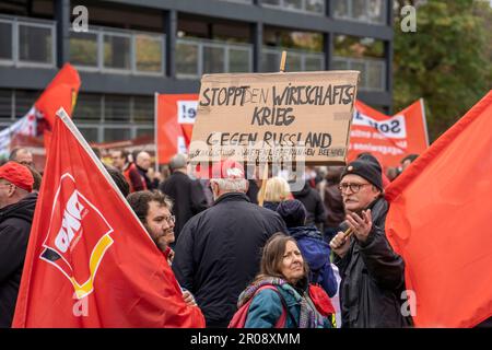 Manifestation de l'Alliance d'automne solidaire, contre les conséquences de l'inflation et des prix élevés de l'énergie pour les citoyens, organisée par une alliance o Banque D'Images