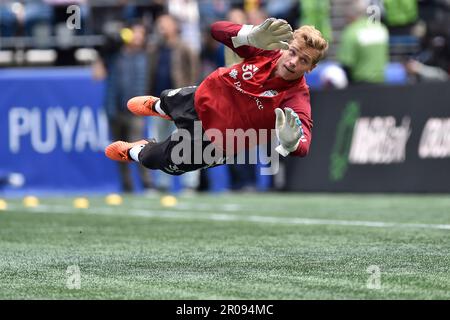 Seattle, WA, États-Unis. 22nd avril 2023. Le gardien de but des Seattle Sounders Stefan Cleveland (30) pendant les échauffements avant le match de football MLS entre le Sporting KC et le Seattle Sounders FC au Lumen Field de Seattle, WA. Steve Faber/CSM/Alamy Live News Banque D'Images