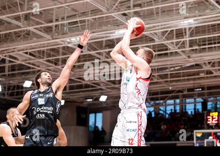 Reggio Emilia, Italie. 07th mai 2023. PalaBigi, Reggio Emilia, Italie, 07 mai 2023, Arturs Strauntins (Unahotels Reggiana) pendant UNAHOTELS Reggio Emilia vs Dolomiti Energia Trentino - Italian Basketball Serie A Championship Credit: Live Media Publishing Group/Alay Live News Banque D'Images