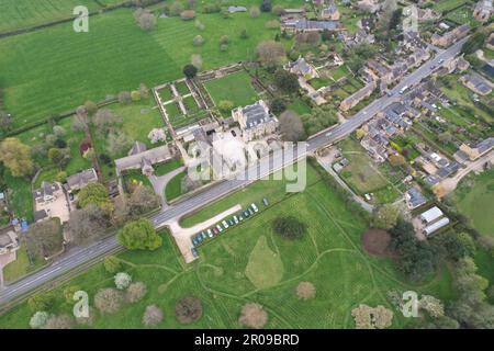Bourton House Garden , Cotswold Royaume-Uni vue aérienne de drone Banque D'Images