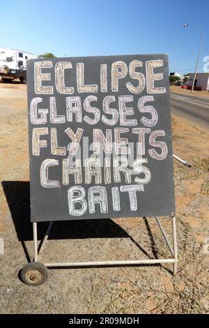 Dernier arrêt pour les fournitures avant le camping isolé du Bush à Ningaloo pour l'éclipse du 20 avril 2023, Carnarvon, Australie occidentale. Pas de MR ou PR Banque D'Images