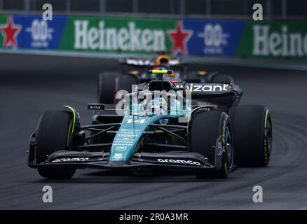 Miami, États-Unis d'Amérique. 07th mai 2023. MIAMI, FL - 7 MAI : Fernando Alonso, pilote espagnol de Formule 1, d'Aston Martin en action pendant le Grand Prix de Formule 1 de Miami au circuit de l'Autodrome international de Miami à Miami Gardens, FL États-Unis sur 7 mai 2023. Pilote canadien de Formule 1 lance promenade d'Aston Martin (photo d'Alberto E. Tamargo/Sipa USA) crédit : SIPA USA/Alamy Live News Banque D'Images