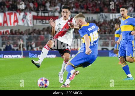 7 mai 2023, ville de Buenos Aires, ville de Buenos Aires, Argentine: Sports. 7 mai 2023. Ville de Buenos Aires, Argentine.- PABLO SOLARI (36 de River plate) contre NICOLAS VALENTINI (15 de Boca Juniors) au stade Mas Monumental à la date 15th du Championnat Binance à Buenos Aires, Argentine. Score final: River plate gagne 1-0 contre Boca Juniors. (Credit image: © Julieta Ferrario/ZUMA Press Wire) USAGE ÉDITORIAL SEULEMENT! Non destiné À un usage commercial ! Banque D'Images