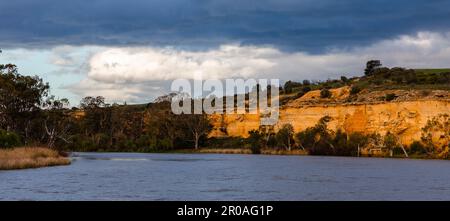 Murray River, un grand réseau fluvial en Australie, adjacent à la Nouvelle-Galles du Sud, à Victoria et à l'Australie méridionale Banque D'Images